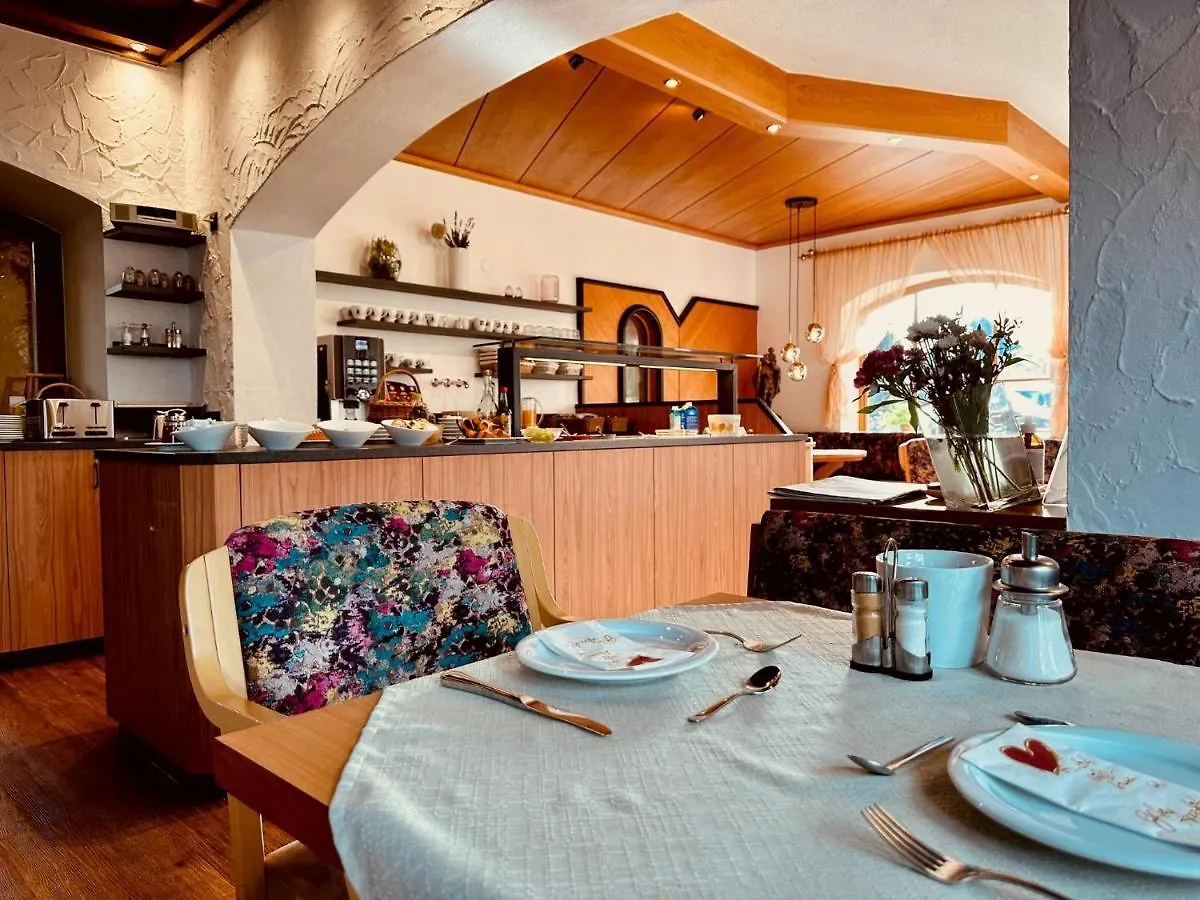 Hotel Sonnenhof - Bed & Breakfast & Appartements 3*, Innsbruck