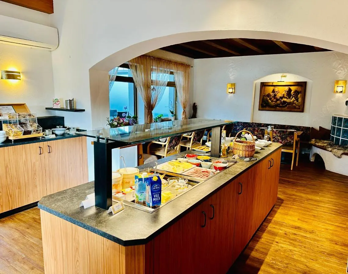 Hotel Sonnenhof - Bed & Breakfast & Appartements  Innsbruck