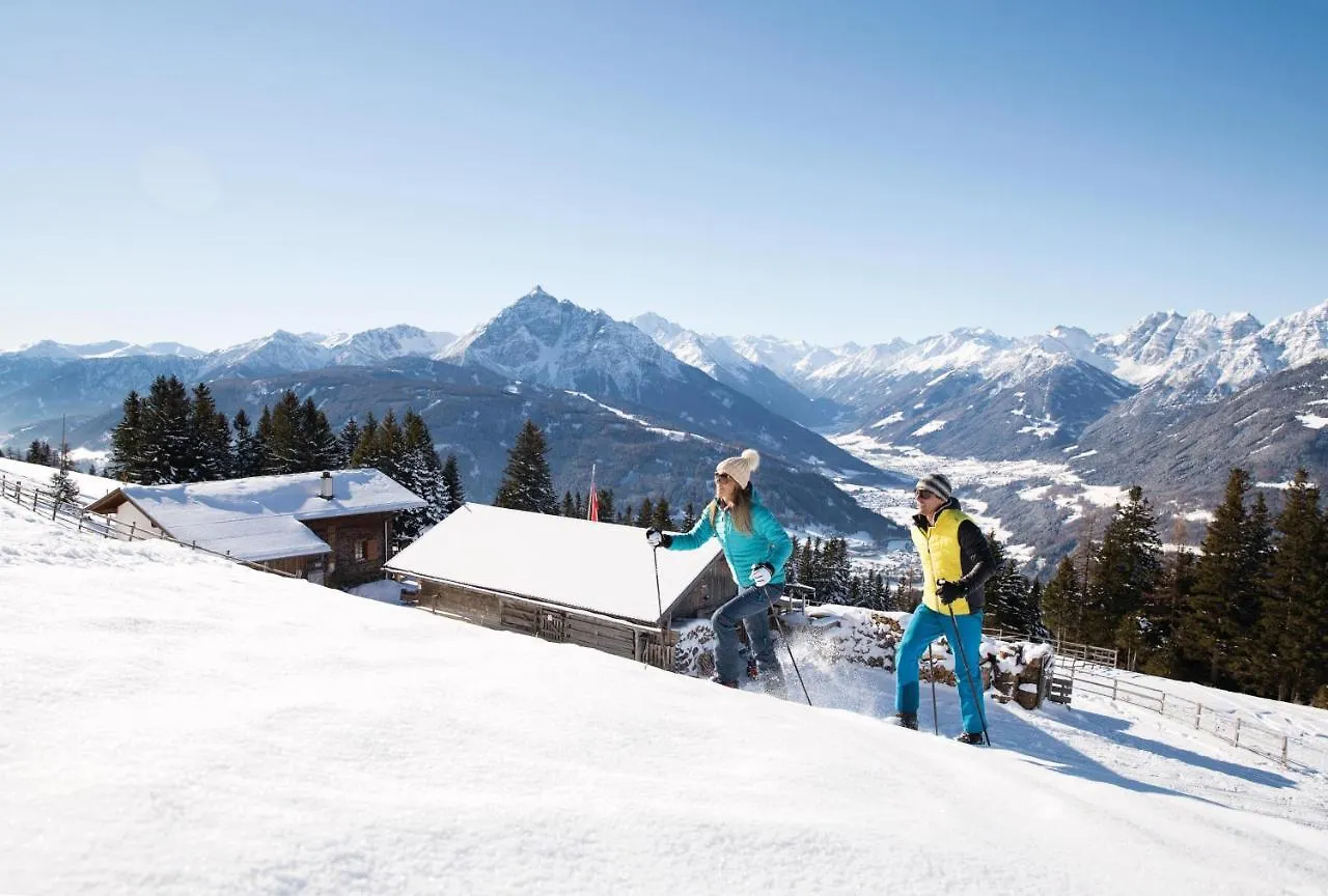 Hotel Sonnenhof - Bed & Breakfast & Appartements Innsbruck 3*,