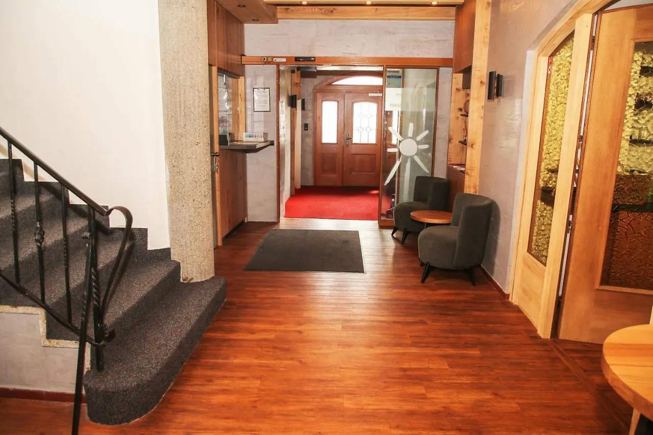 Hotel Sonnenhof - Bed & Breakfast & Appartements Innsbruck