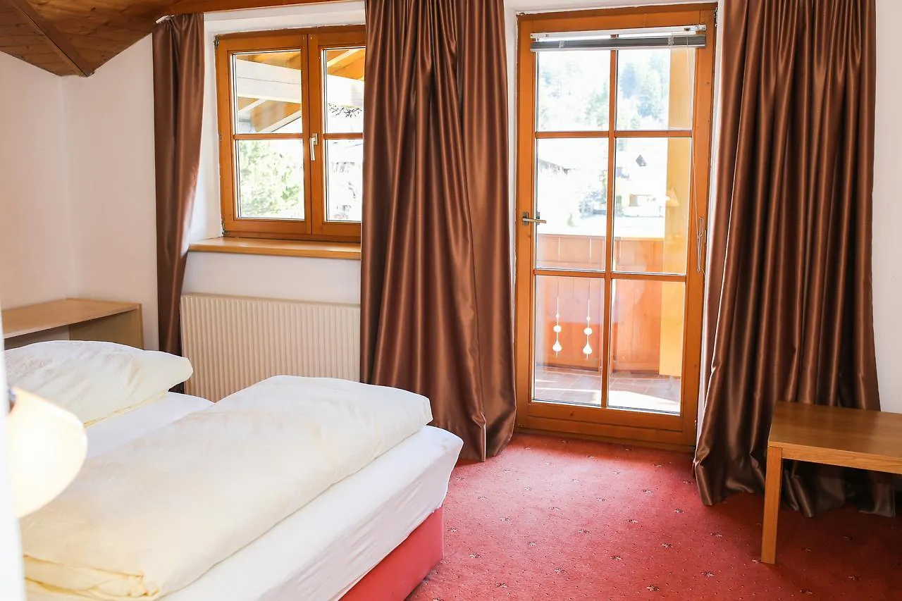 Hotel Sonnenhof - Bed & Breakfast & Appartements Innsbruck 3*,