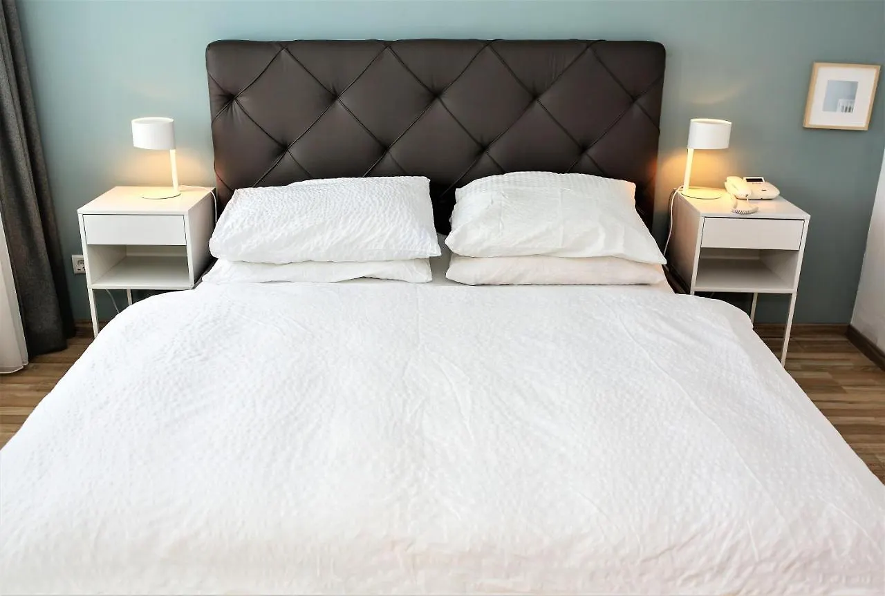 Hotel Sonnenhof - Bed & Breakfast & Appartements Innsbruck 3*,